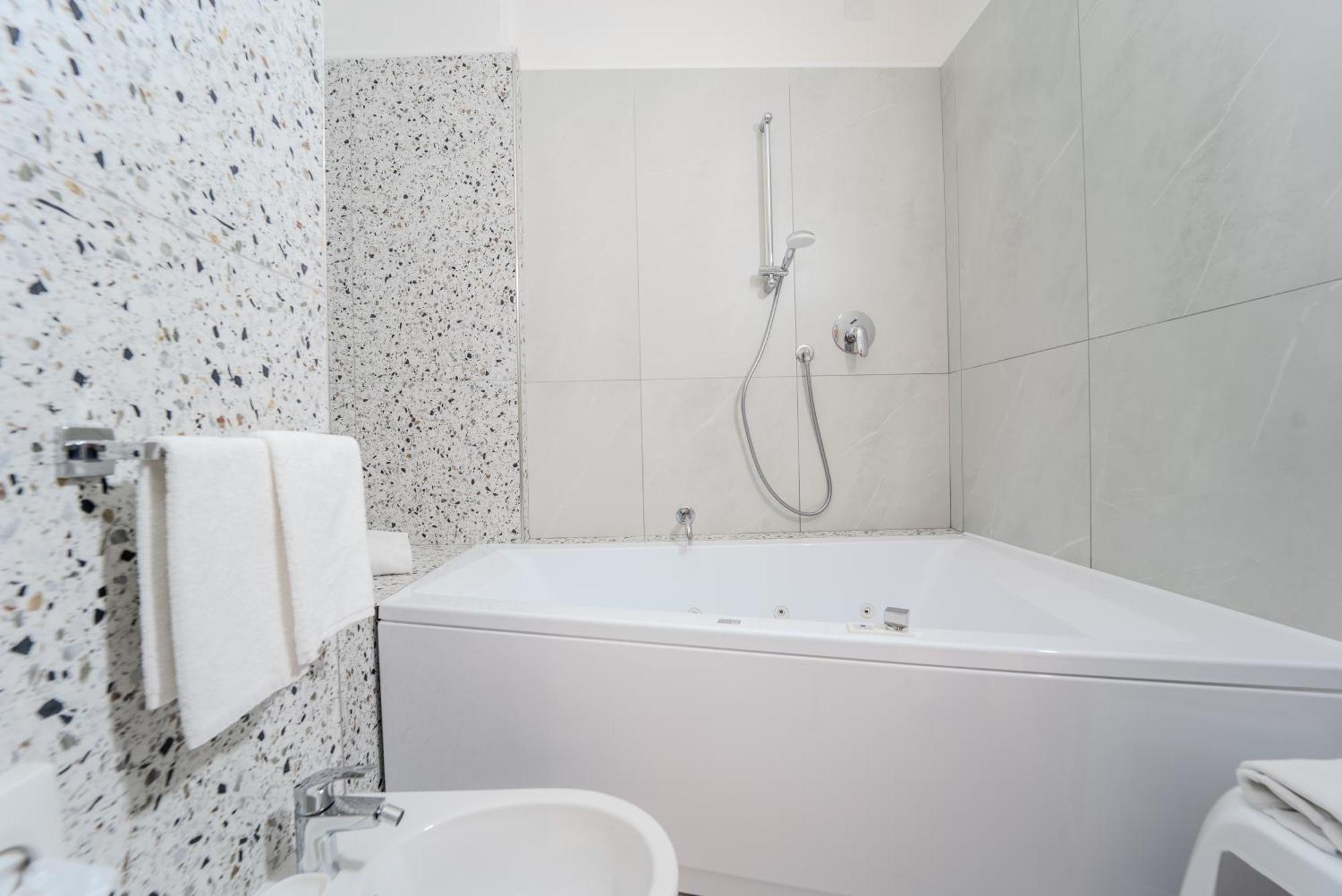 Hotel Donatello Modena Dış mekan fotoğraf